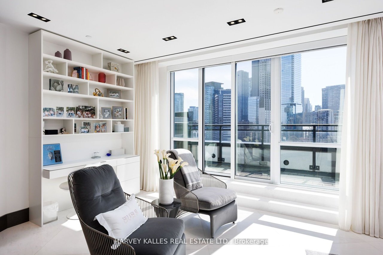 YORKVILLE'S AUTHENTIC PH 