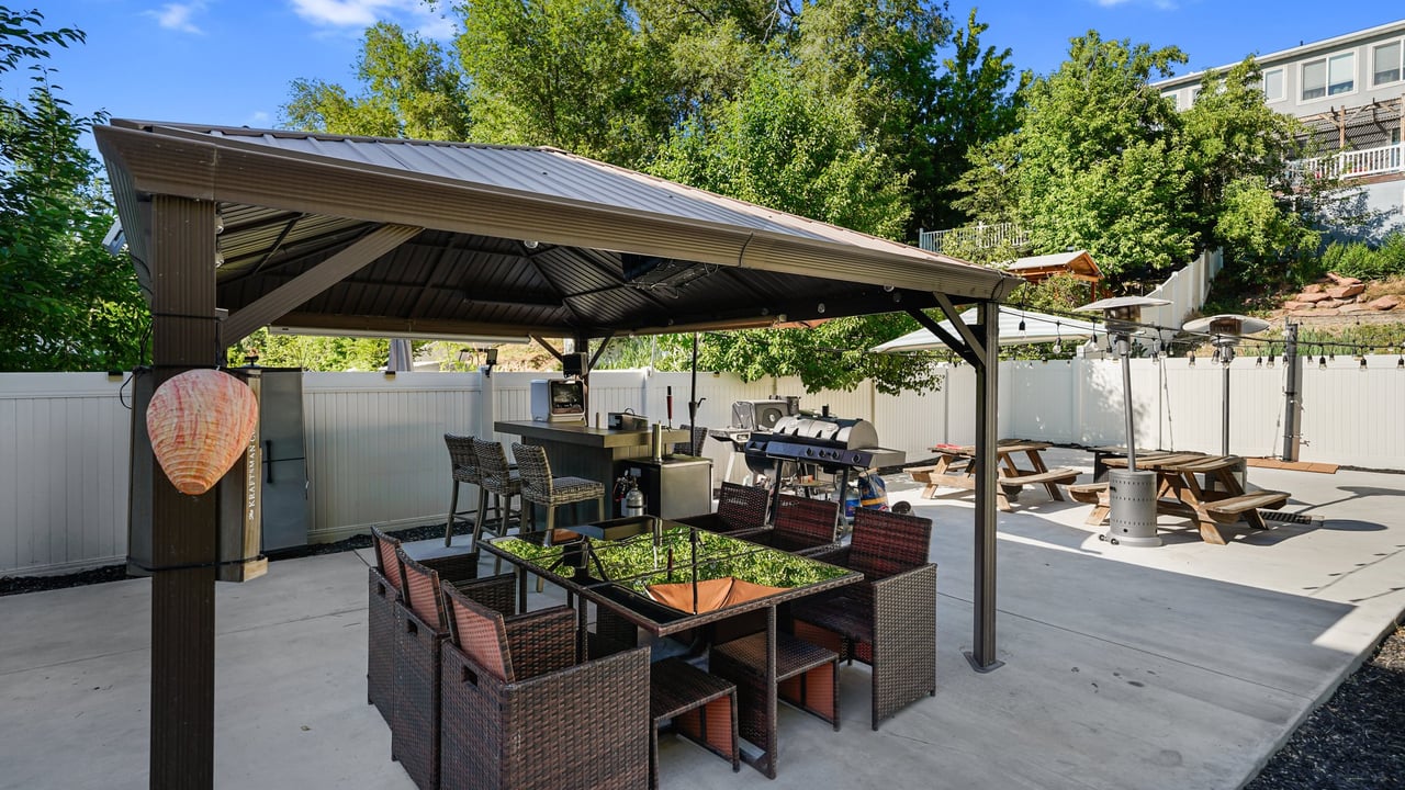 4475 S Lochnivar
