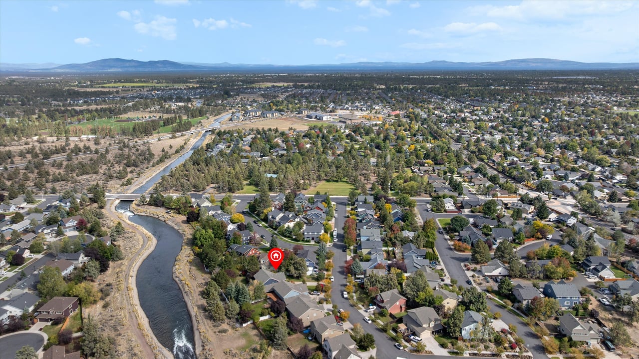 2048 NE Cradle Mountain Way