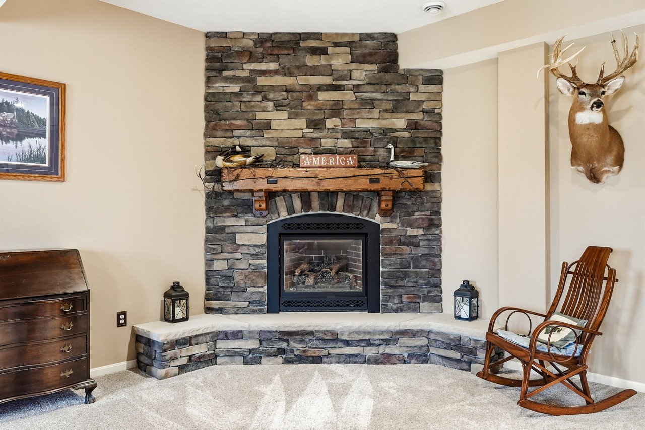 EXCLUSIVE LISTING  -  1234 Newbury Highland