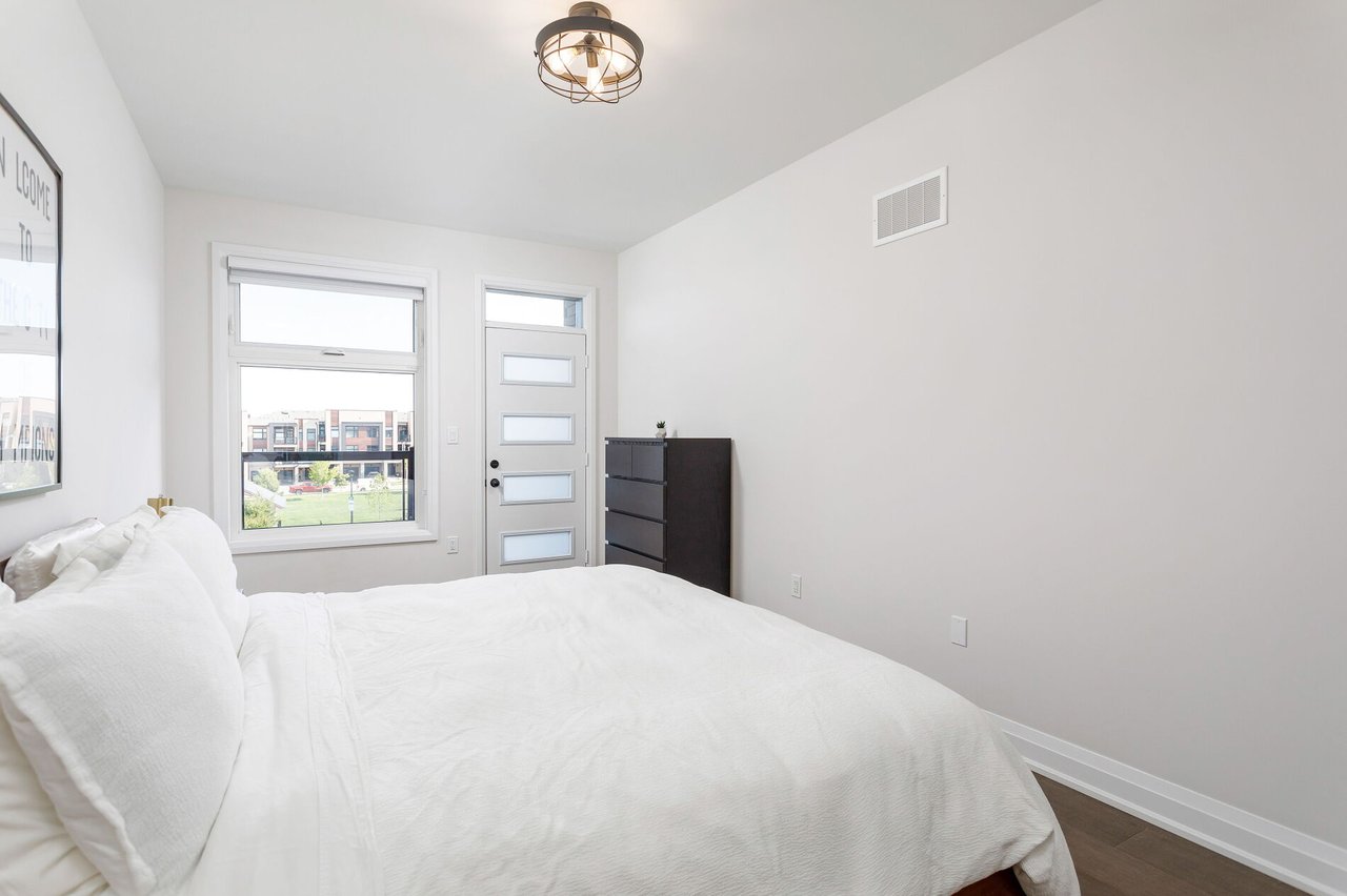 2544 Littlefield Crescent