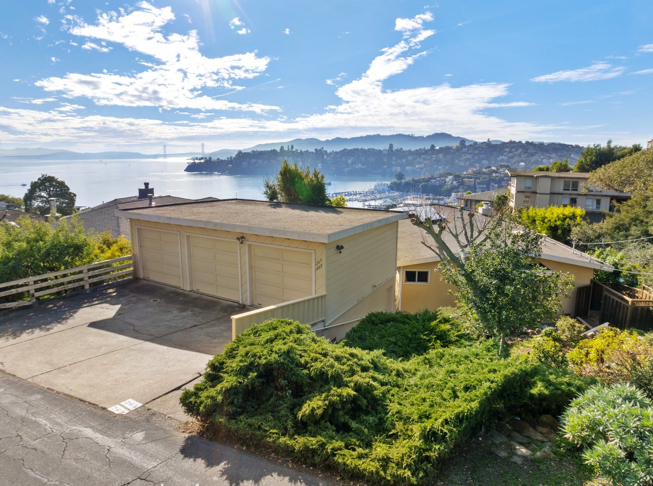 Old Town Tiburon Duplex - Golden Gate Bridge Views