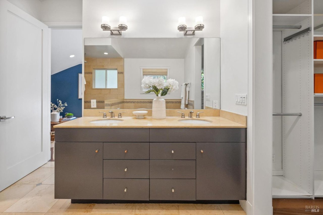 Stylish Mill Valley