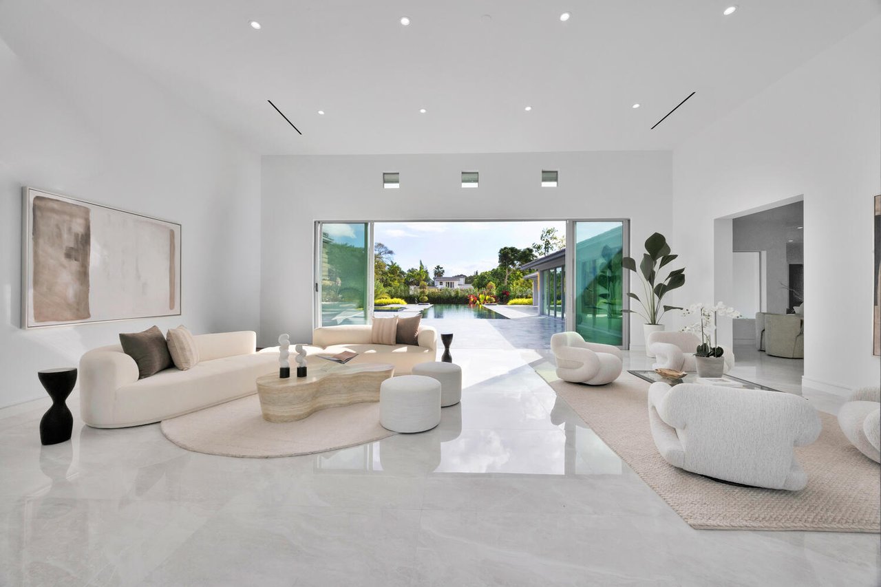 Your Private Resort - Everyday Of The Week