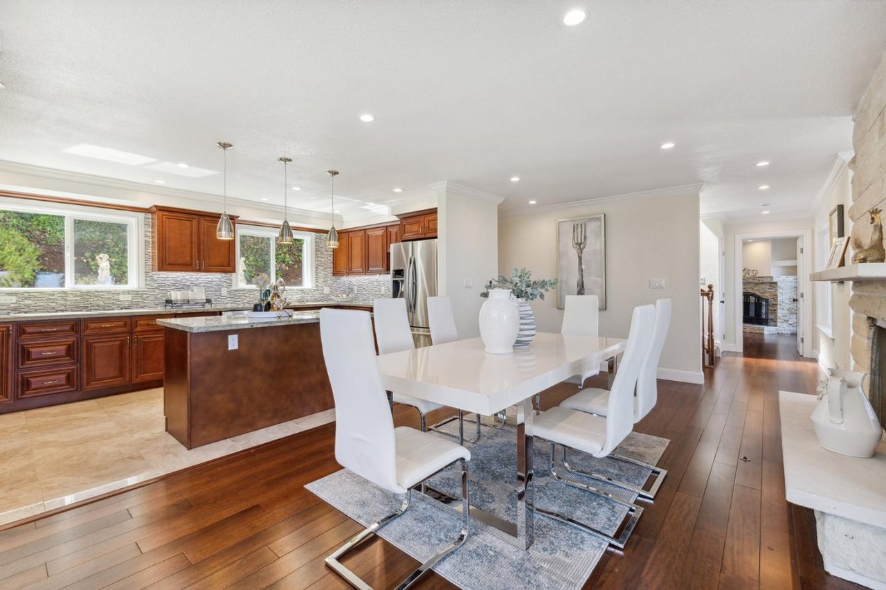 1829 Loyola Dr