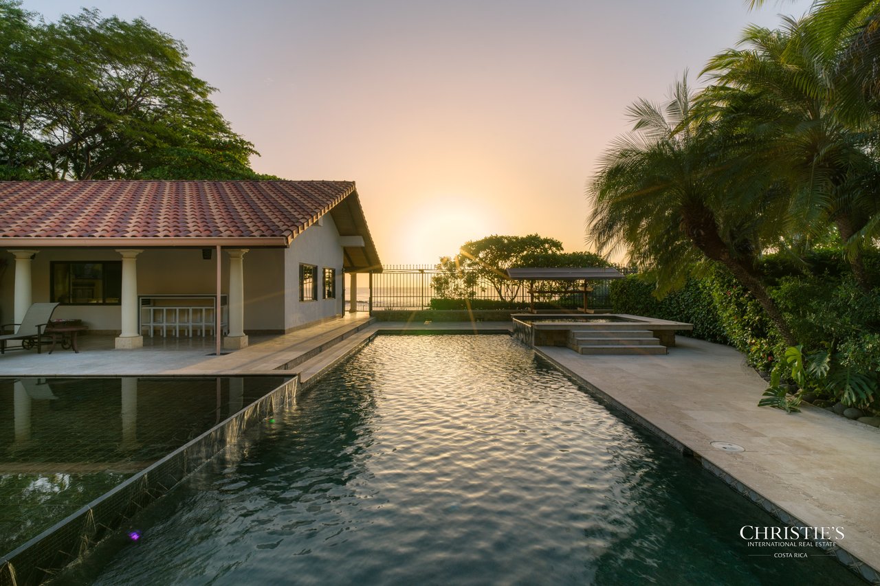 Casa Playa Bonita | Beachfront Luxury Estate in Playa Flamingo