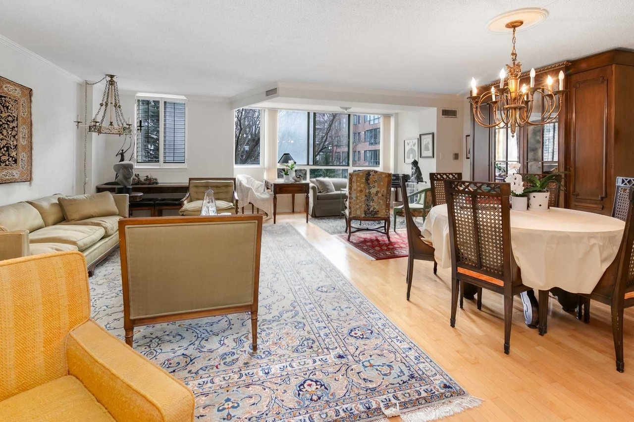 225 Davenport Rd #313