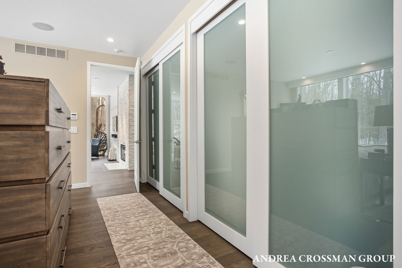 6919 Bendemeer Drive