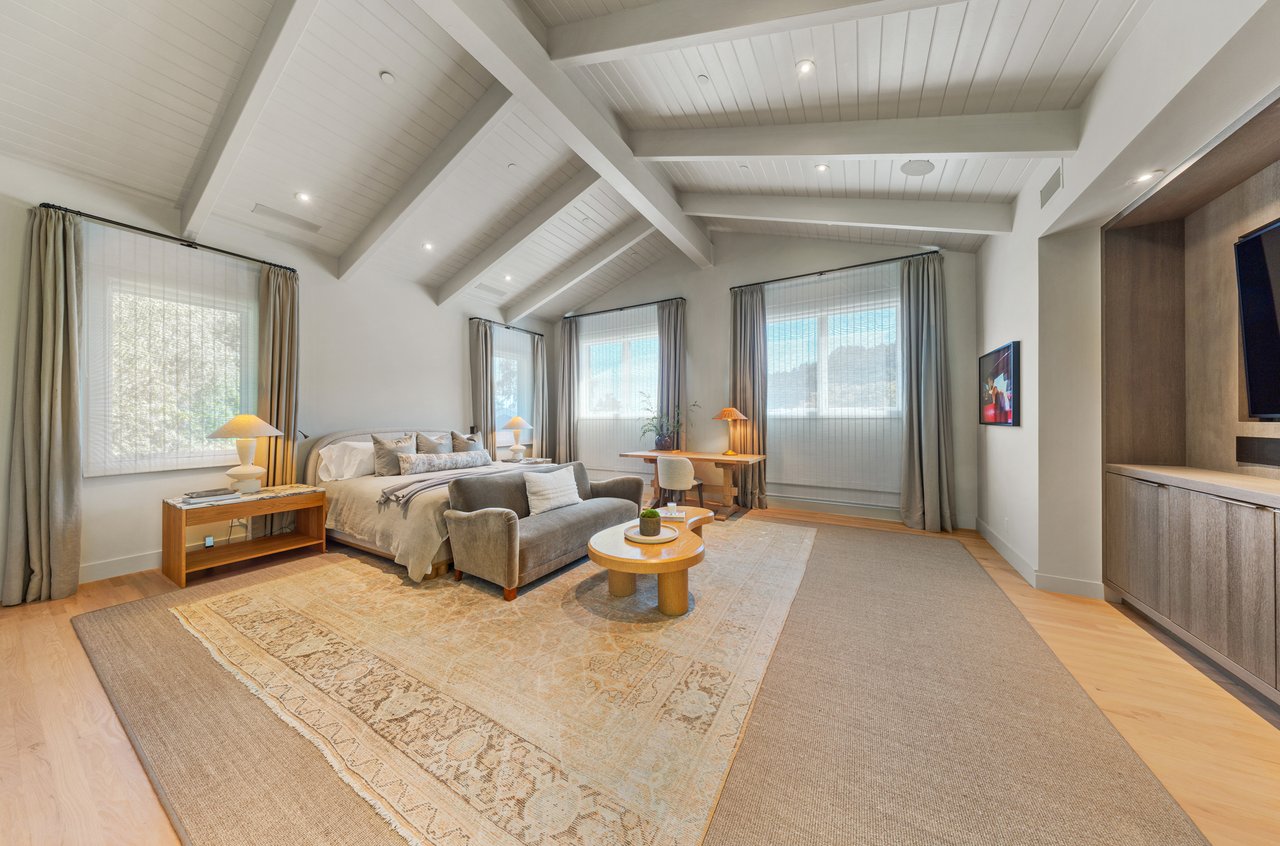 Private, Modern Compound in Premier Ross Location