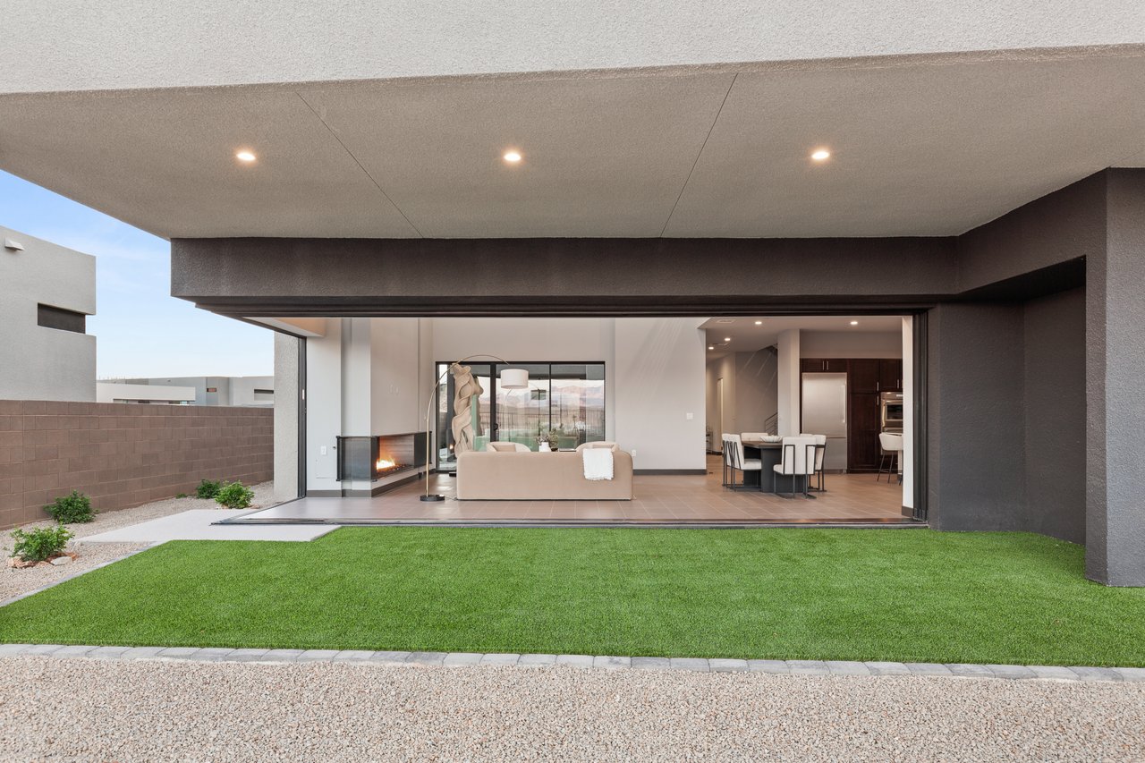 36 Rainbow Point Place