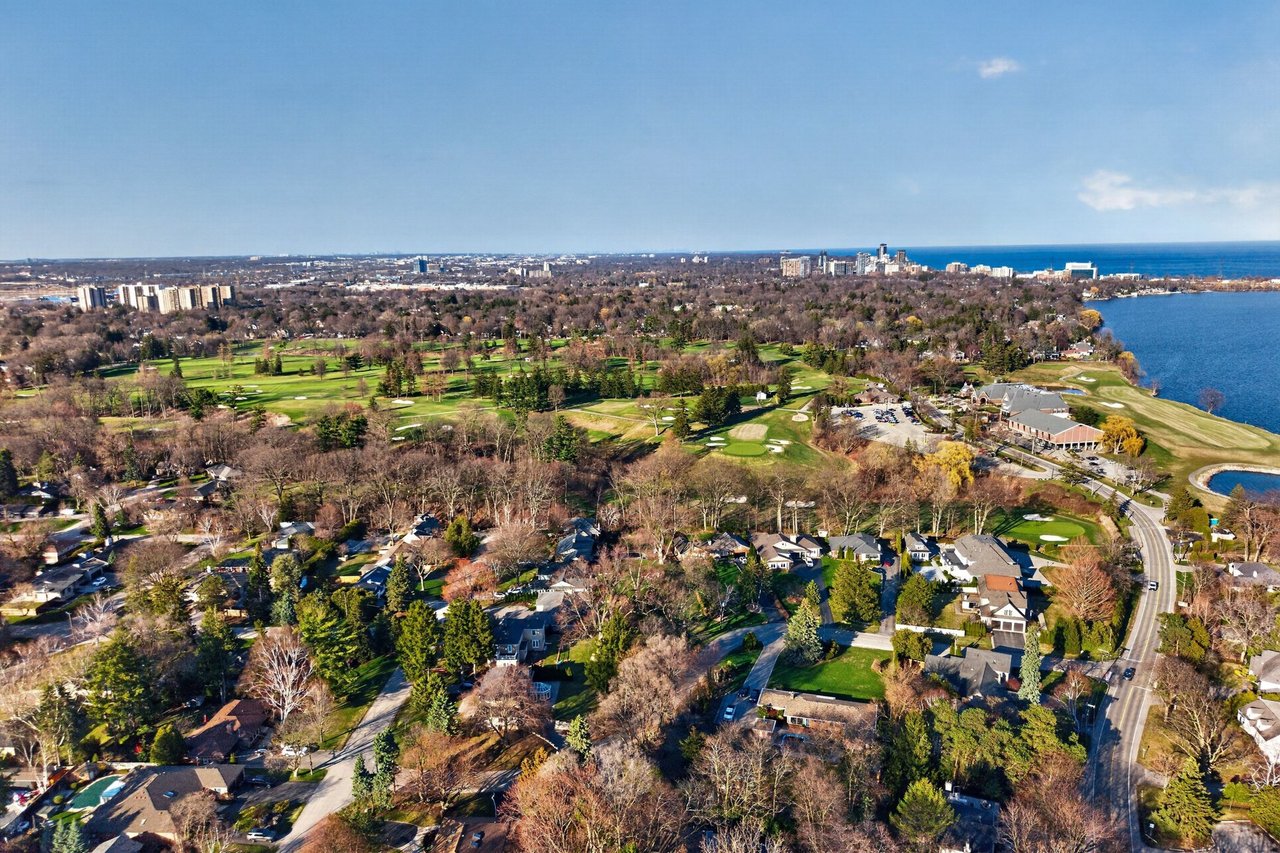  Aldershot Lakeside Elegance