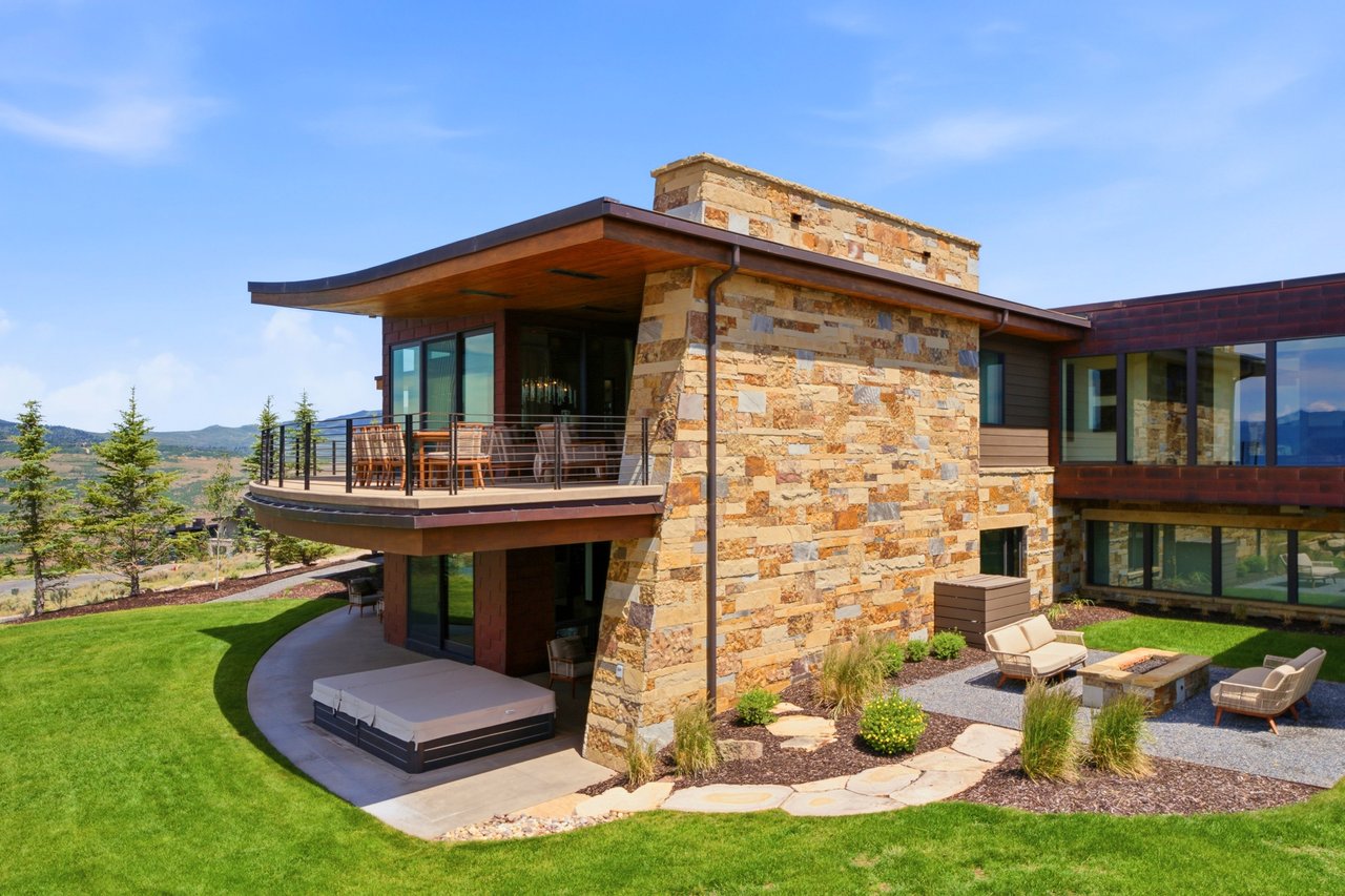 Top-of-Promontory Architectural Estate — Furnished & Turnkey - Front-Row Mountain Views