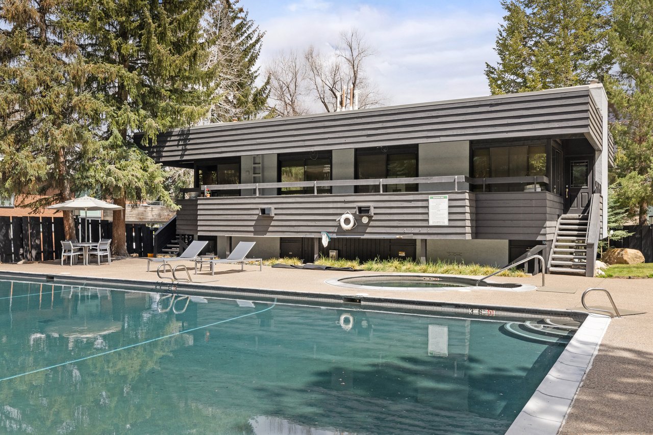 Luxury Riverfront Rental