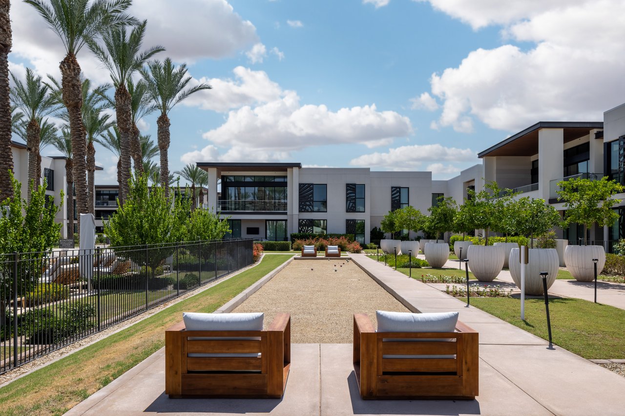 6587 N PALMERAIE Boulevard, 1050