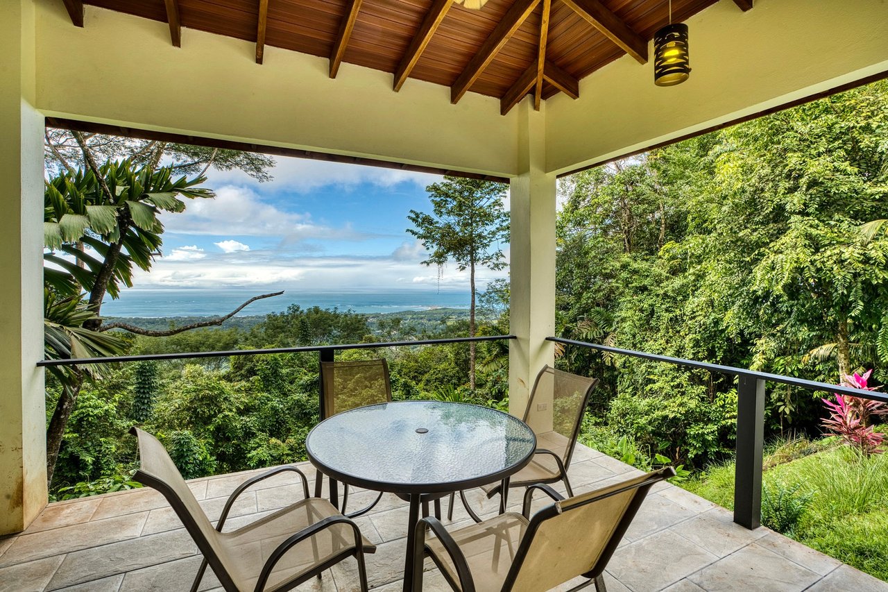 WONDROUS WHALE’S TAIL OCEAN VIEW HOME ABOVE UVITA