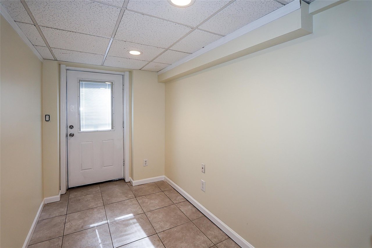 21 Peconic Rd