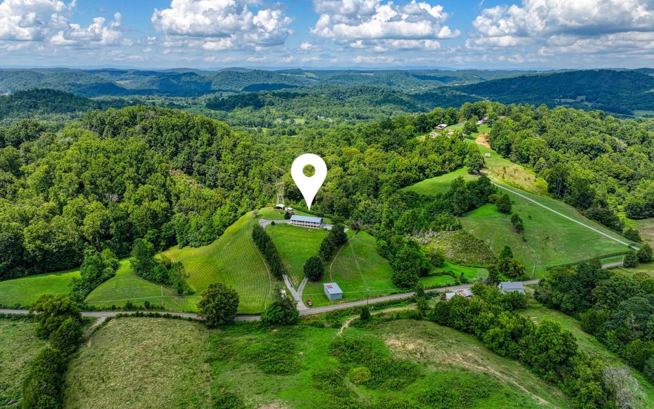 Wallace Luxury Spotlight | 7725 Texas Valley Road Knoxville, TN 37938