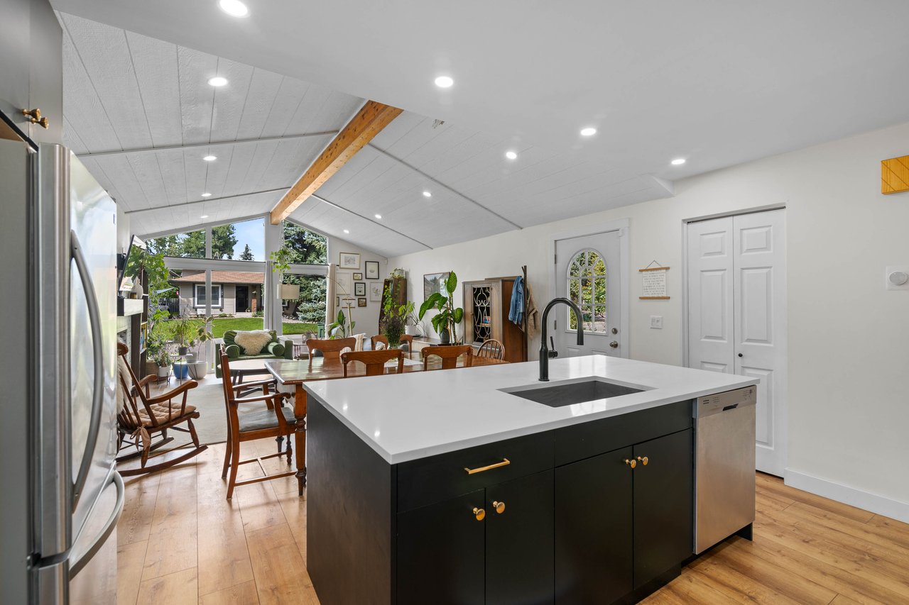 104 Thorson Crescent