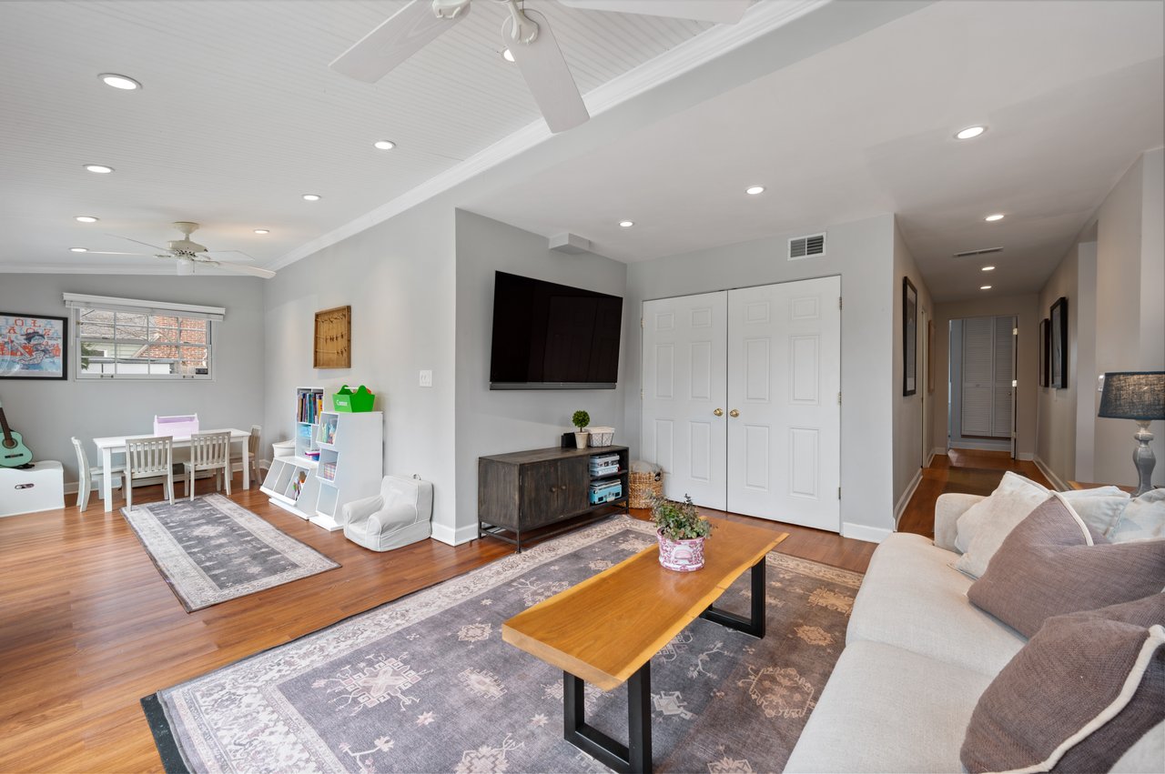 530 Woodland Lane South 