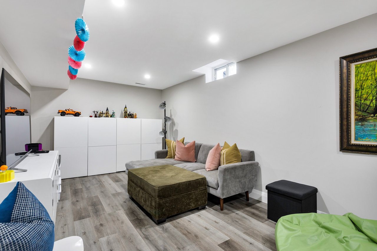 2006 Glenada Crescent Unit 7