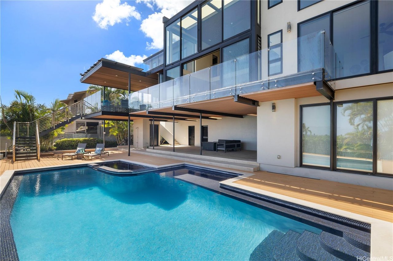 Wallace 3849 Poka St, Honolulu, HI 96816