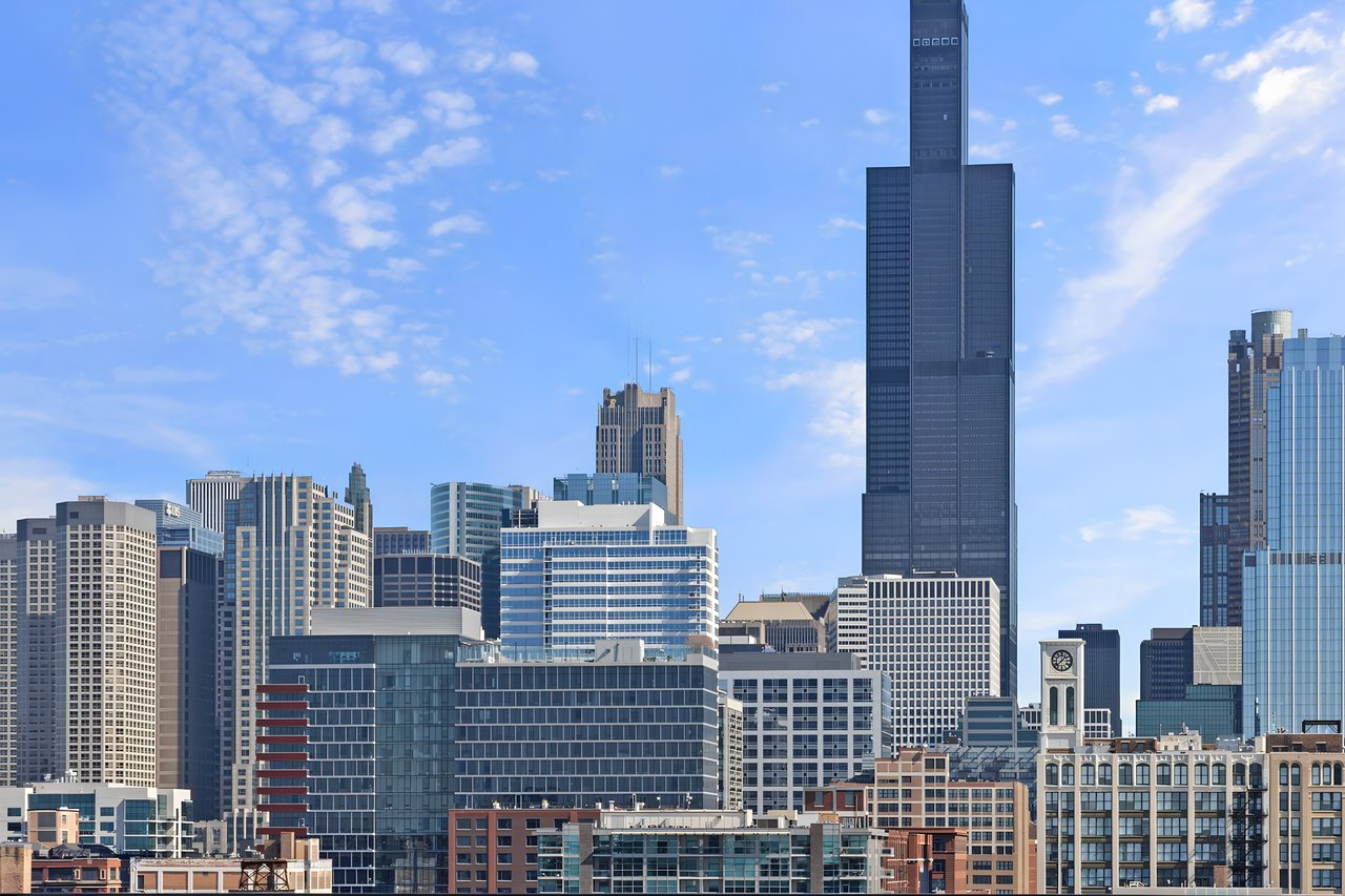 The West Loop Land Grab: How Fulton Market's Growth Is Pushing Buyers Toward the Edges of the Near West Side