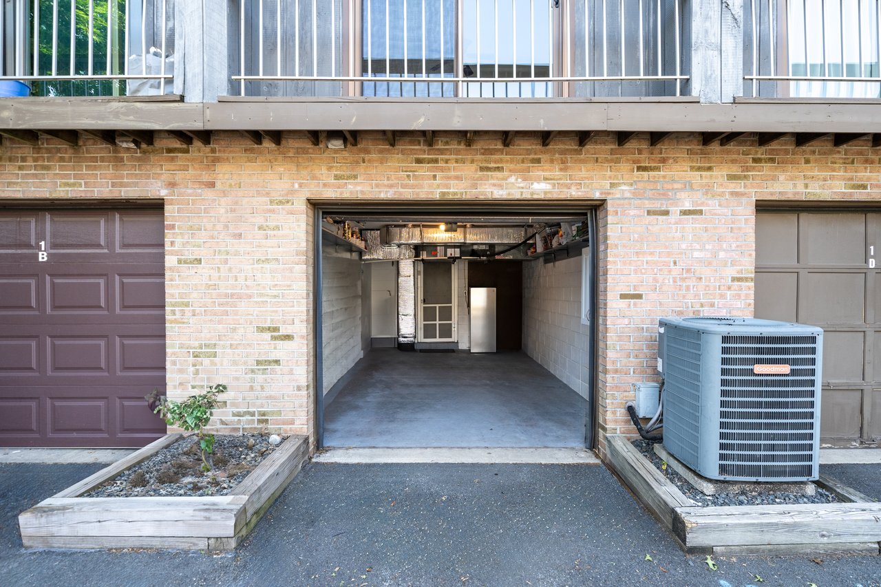 300 Gemini Dr #1C