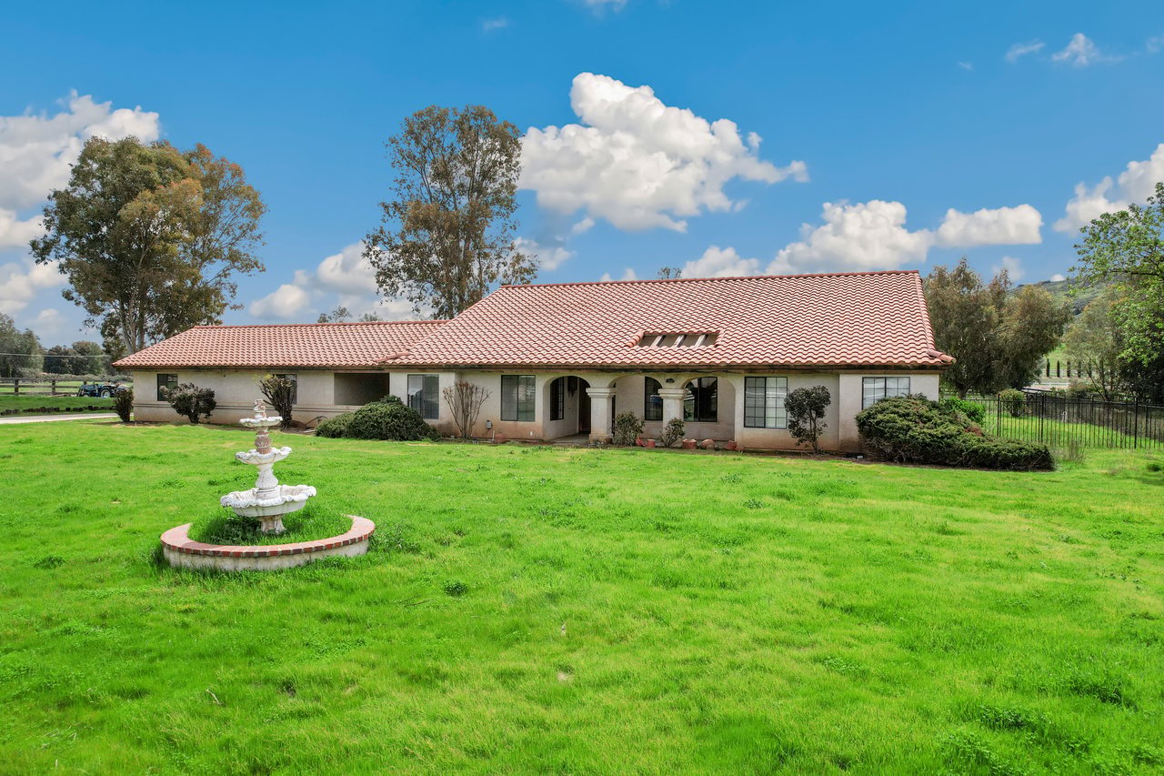 20425 Avenida Castilla