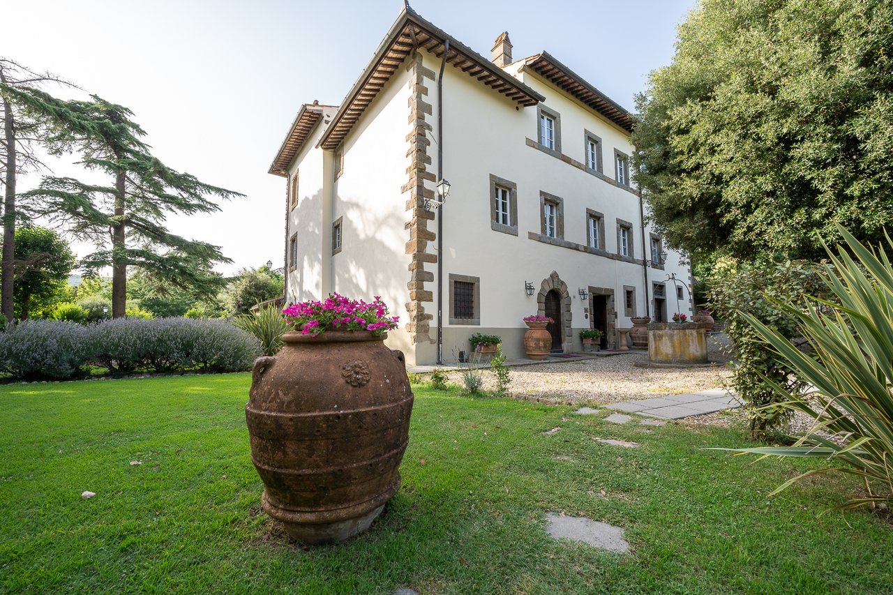 VILLA MECENATE