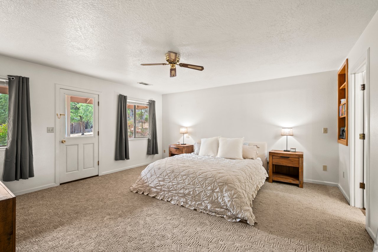 6321 Zamora Dr