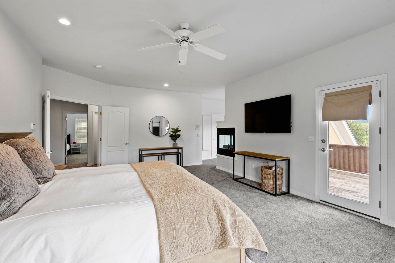 17521 Abert Ridge View