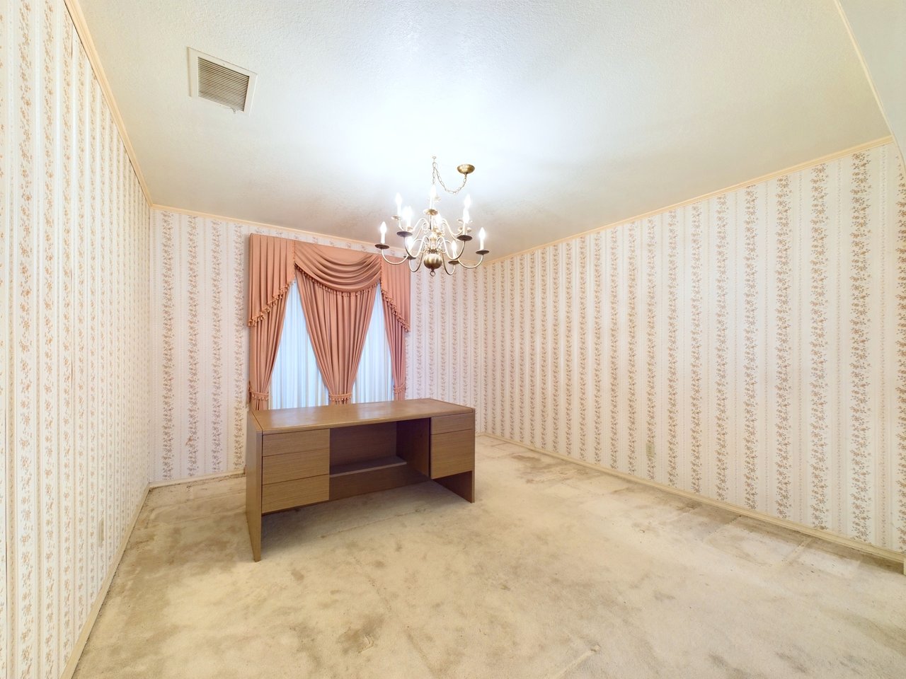 18 Winding Way
