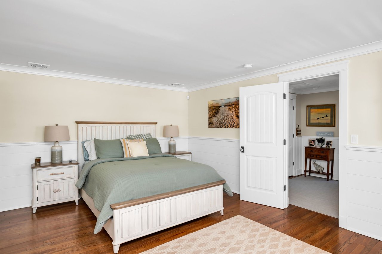 Exclusive Curtis Point Home with Pool