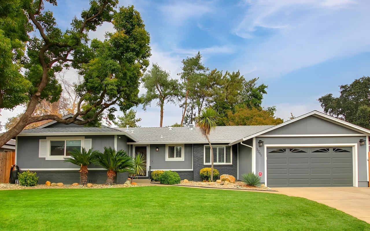 Listing in South Land Park - 1261 43rd Ave Sacramento, CA 95822
