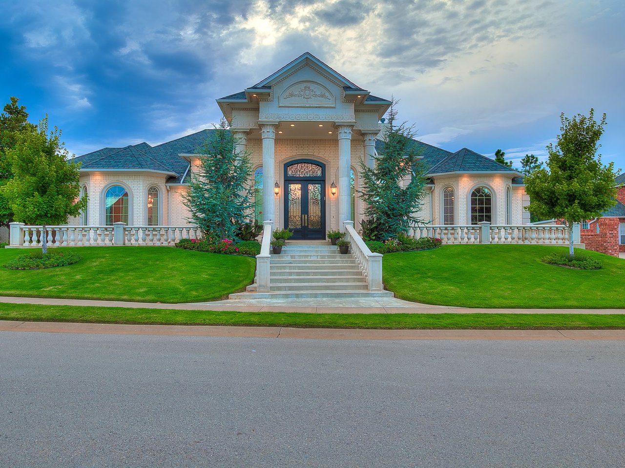 Wyatt Poindexter | Oklahoma Luxury Realtor Showcasing the Most Beautiful Luxury Homes Ever Built in Oklahoma - Wyatt Poindexter - The Agency 