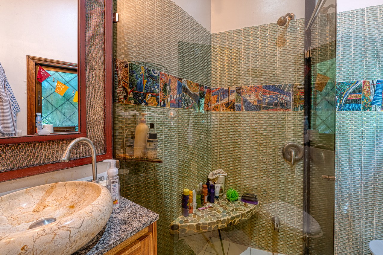 0.15 ACRES – 2 Bedroom Artistic River Home In The Rainforest!!!