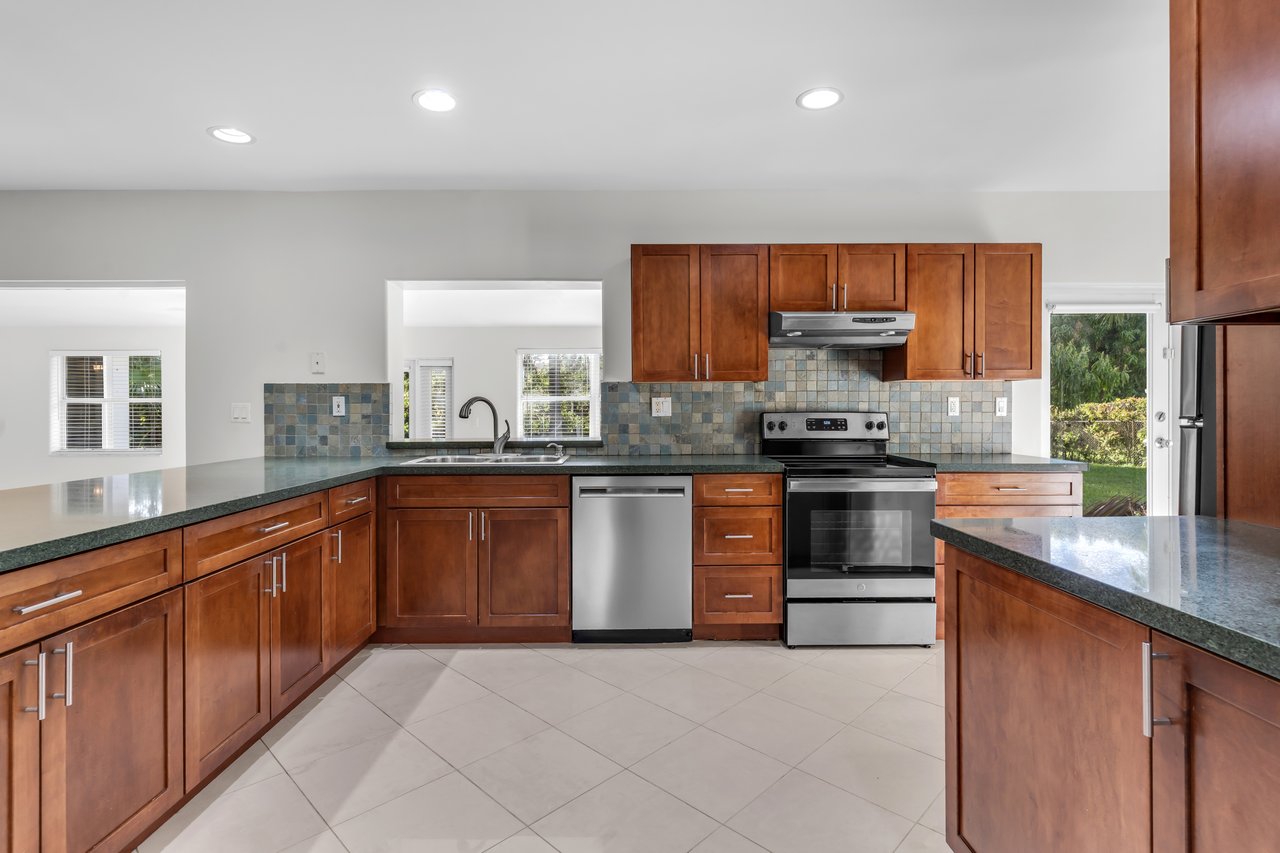 New Rental Opportunity in North Pinecrest