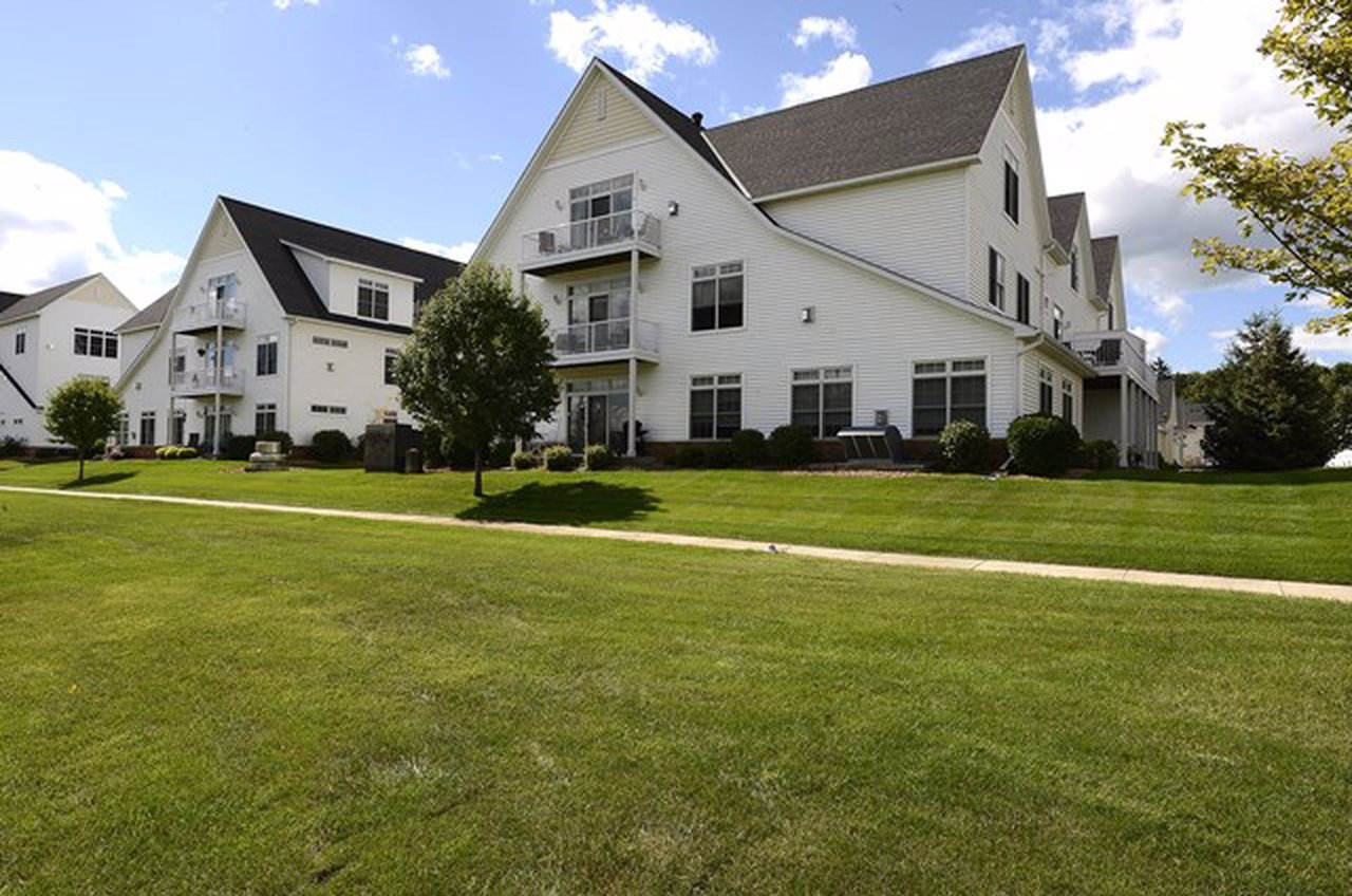 2150 Old School Rd #252, Mound