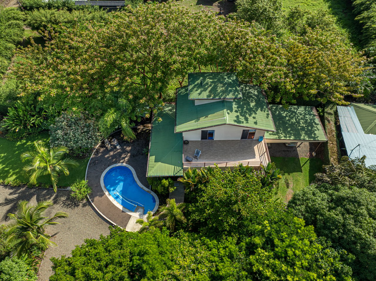 0.50 ACRES – 5 Bedroom Riverfront Modern Home, Walking Distance To Dominical!!!