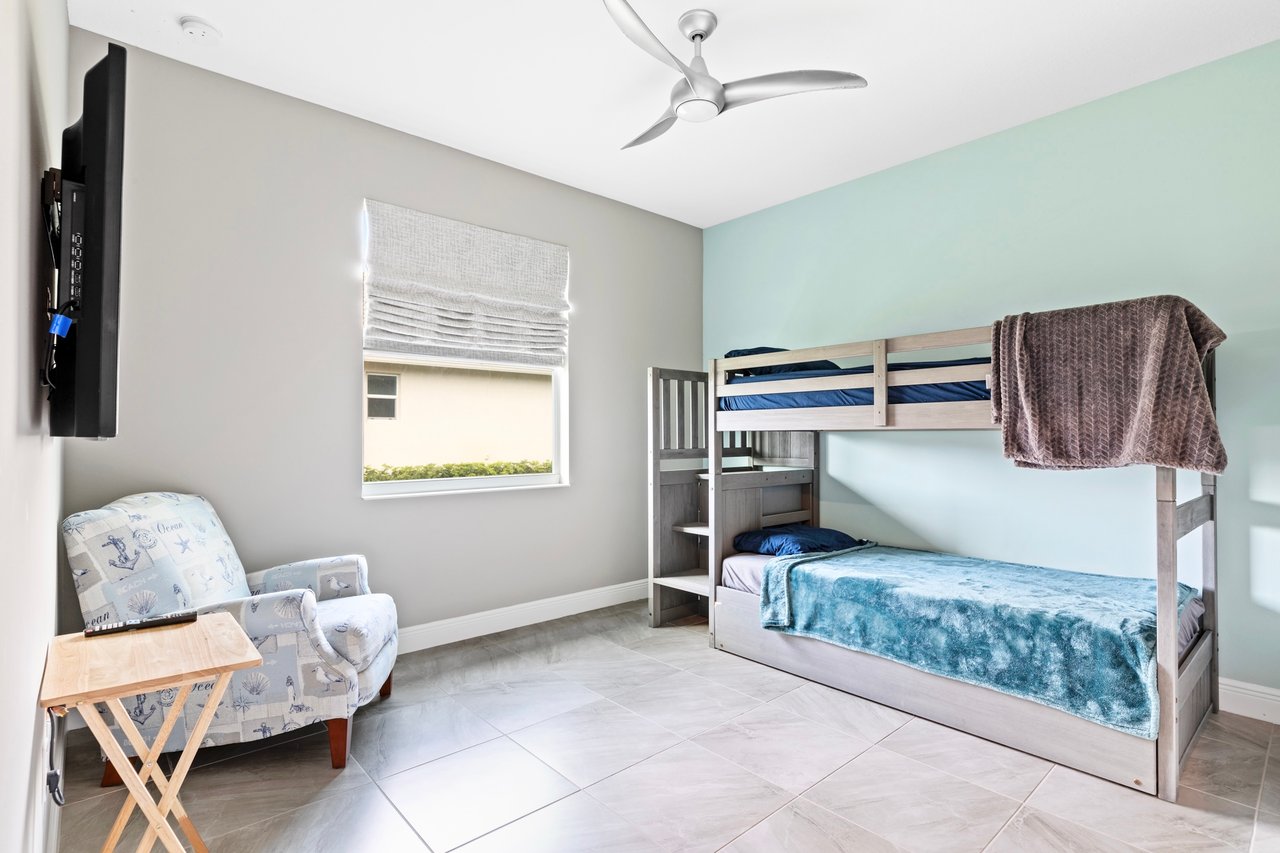 4777 Four Lakes Circle SW