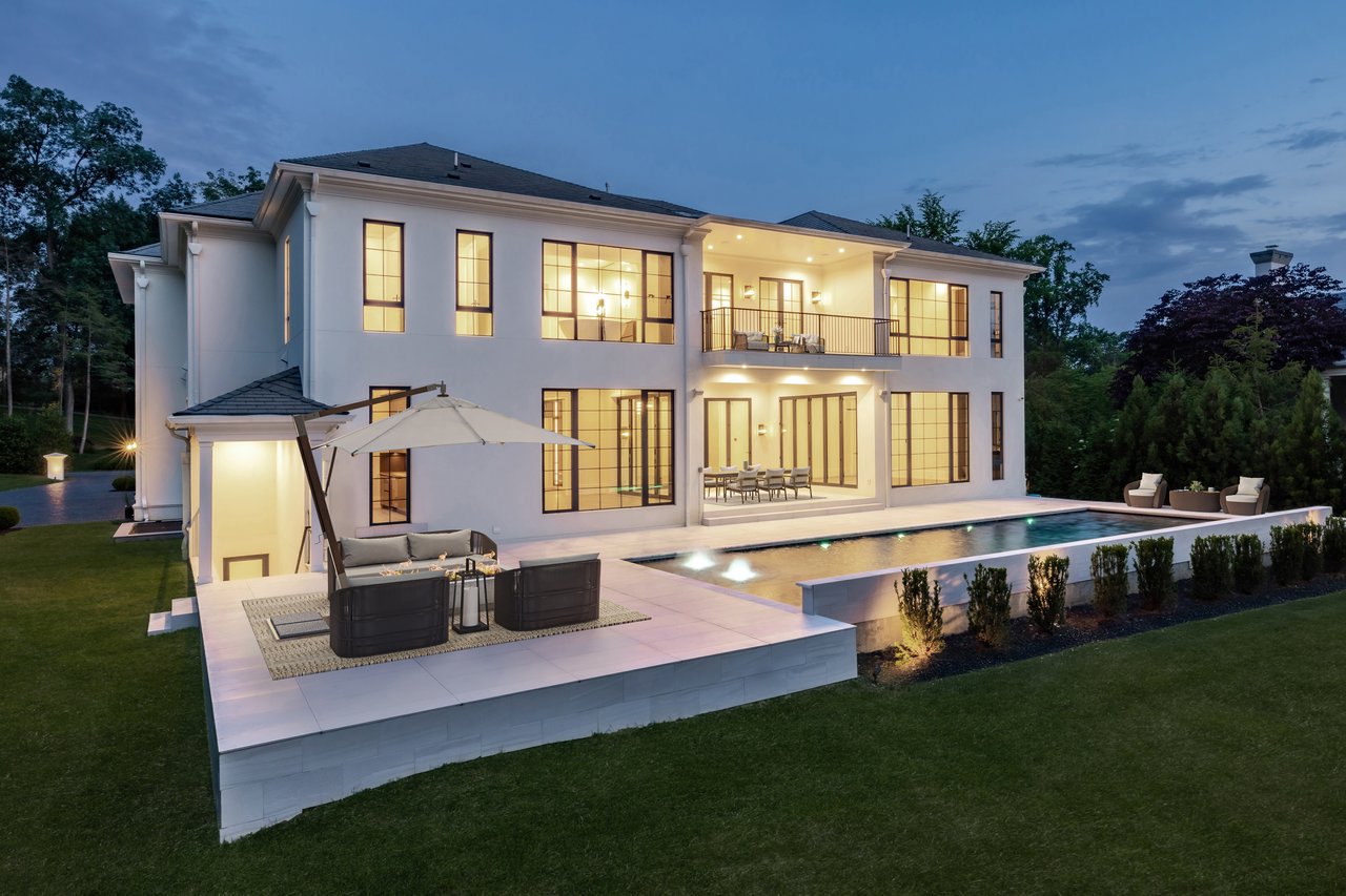 1102 Chain Bridge Road