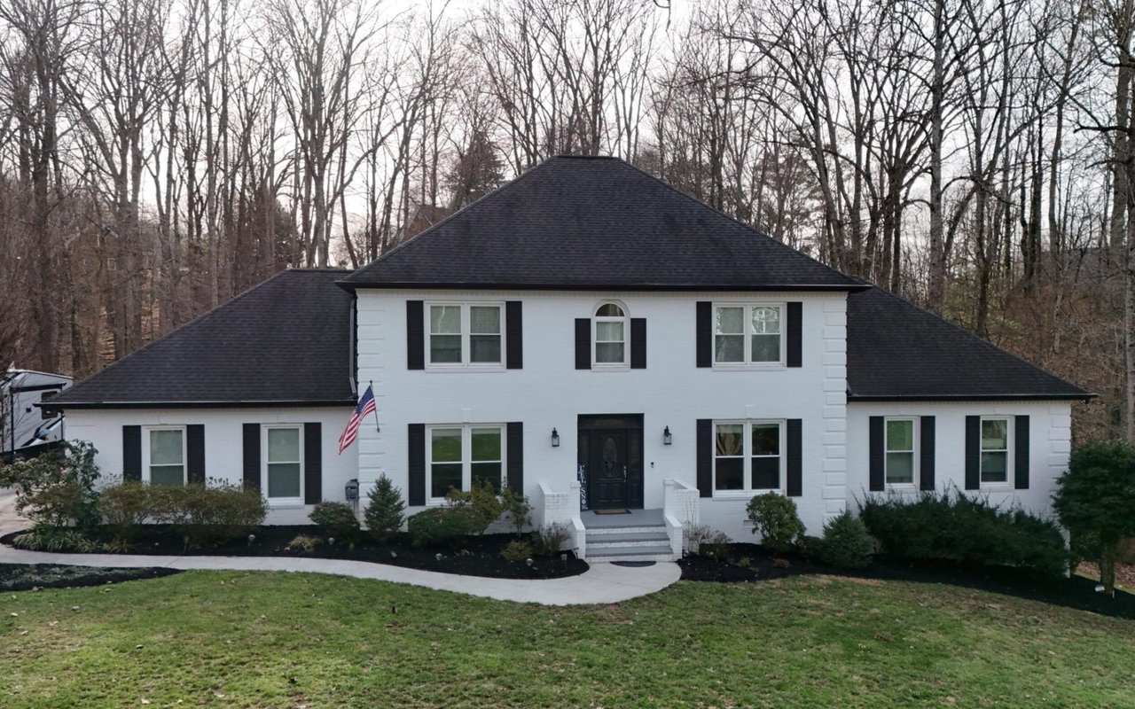 Wallace Luxury Spotlight | 132 Danbury Drive Oak Ridge, TN 37830