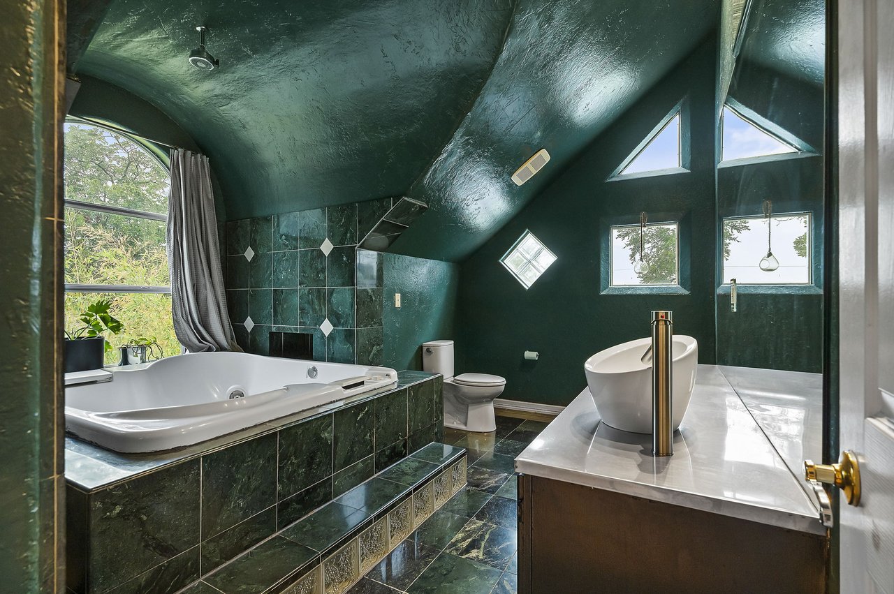 Historic East Austin Home near the French Legation with Artistic Soul, Airbnb History & Limitless Potential