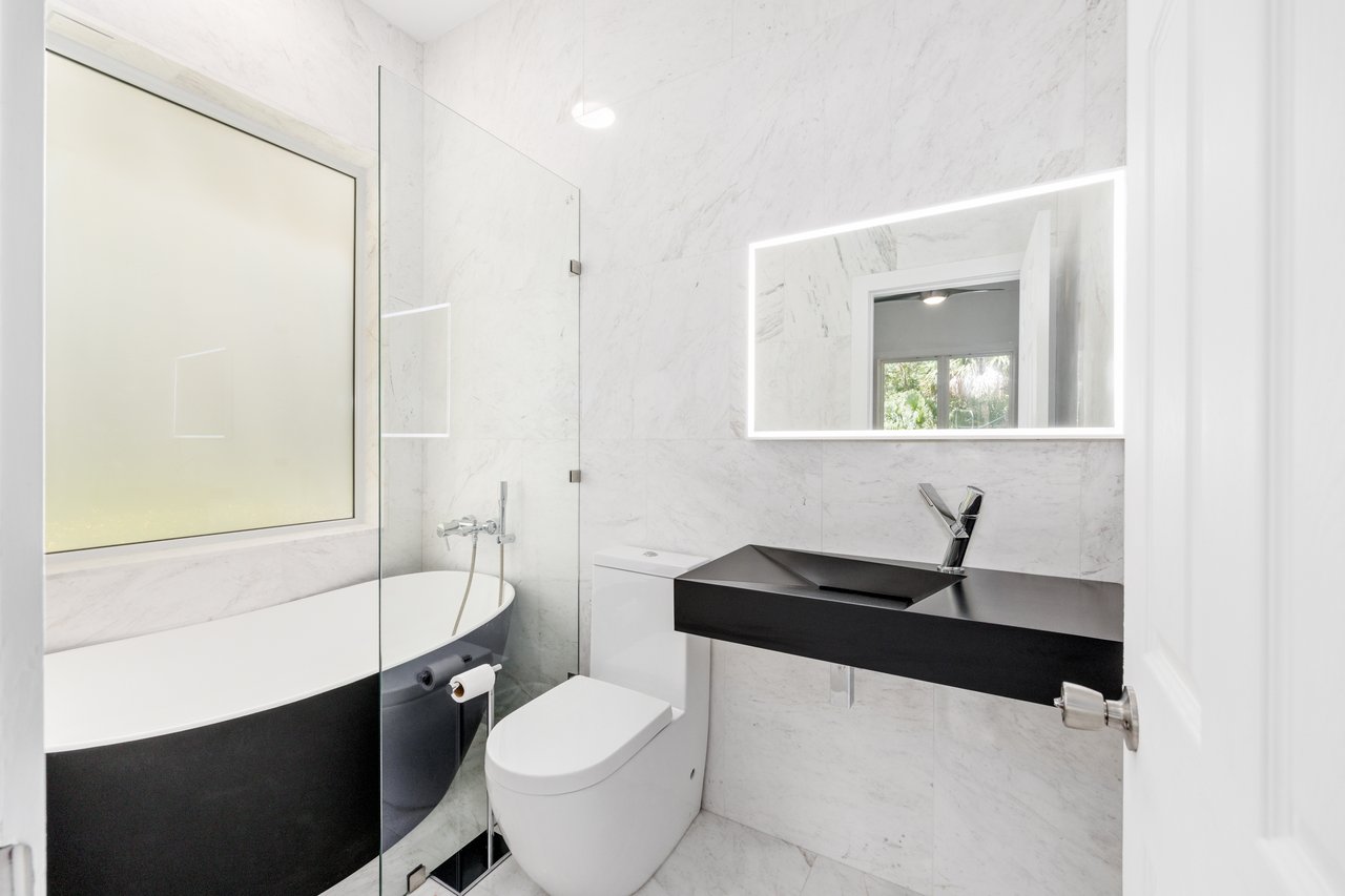 6709 SW 17th Terrace Rd