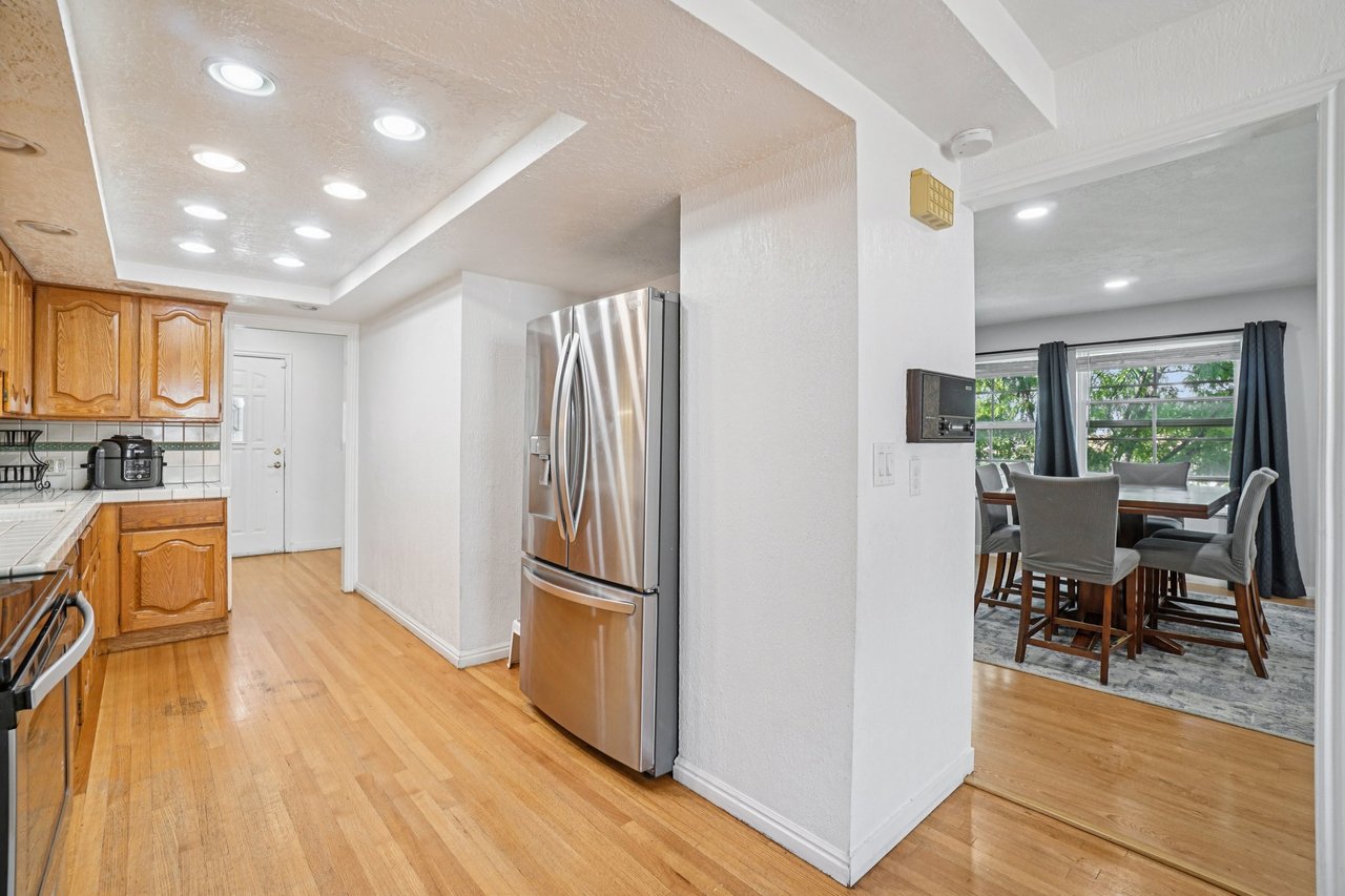 11343 S Clifford Cir