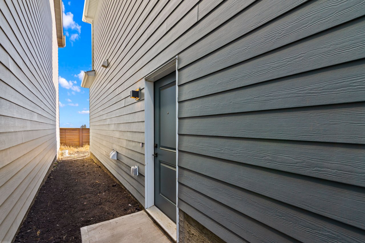 155 Belvedere Crescent SE