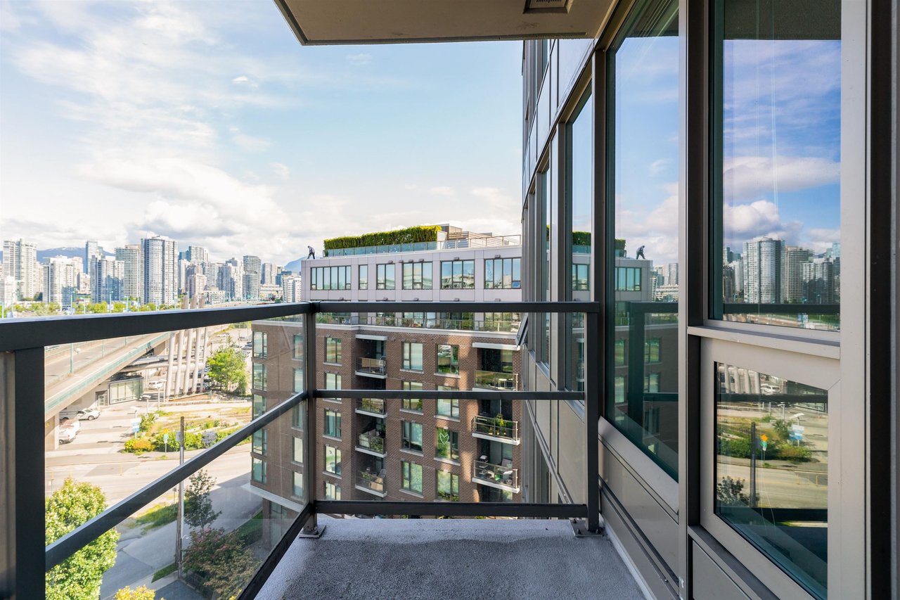 445 W 2nd Ave