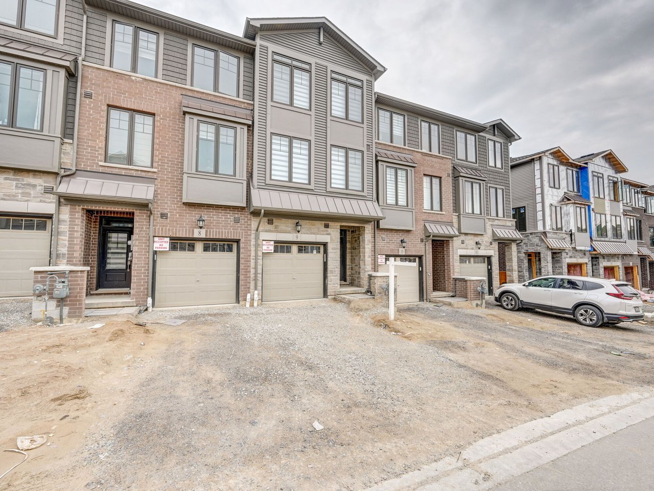 10 Birmingham Drive Unit: 9