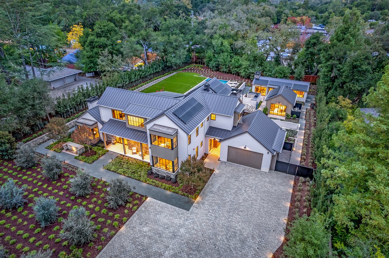 The Pinnacle of Ultra-Luxury Living in the Heart of Woodside