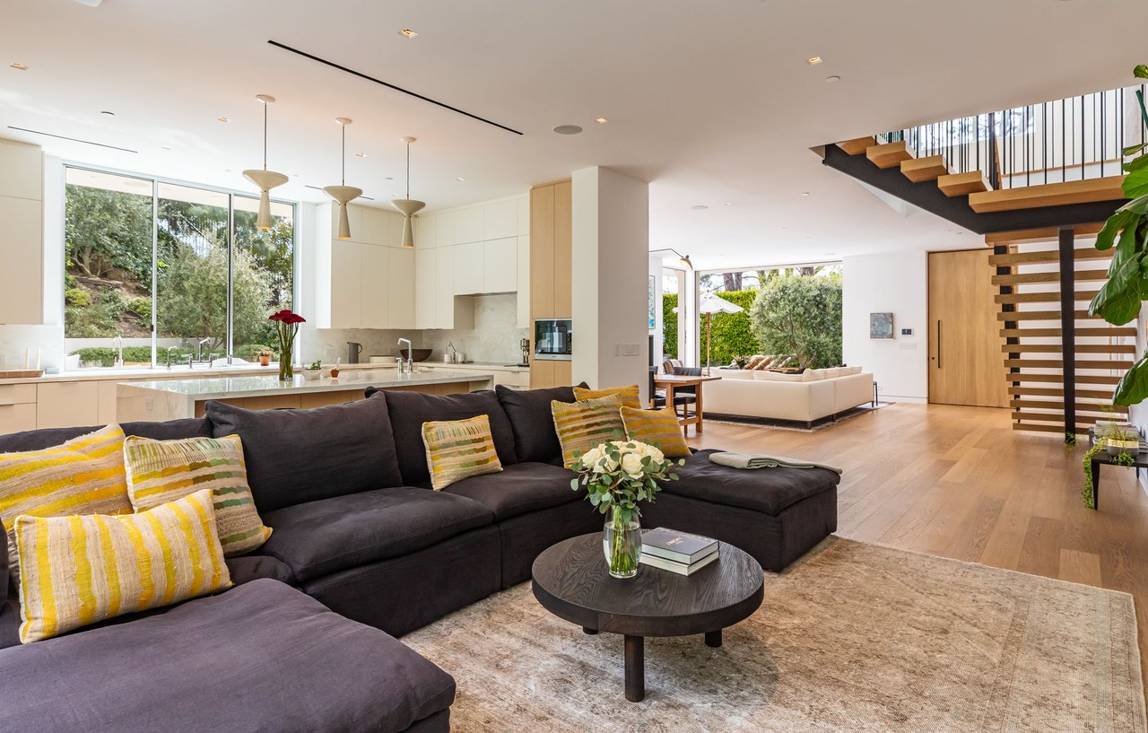 9011 Alto Cedro Dr, Beverly Hills